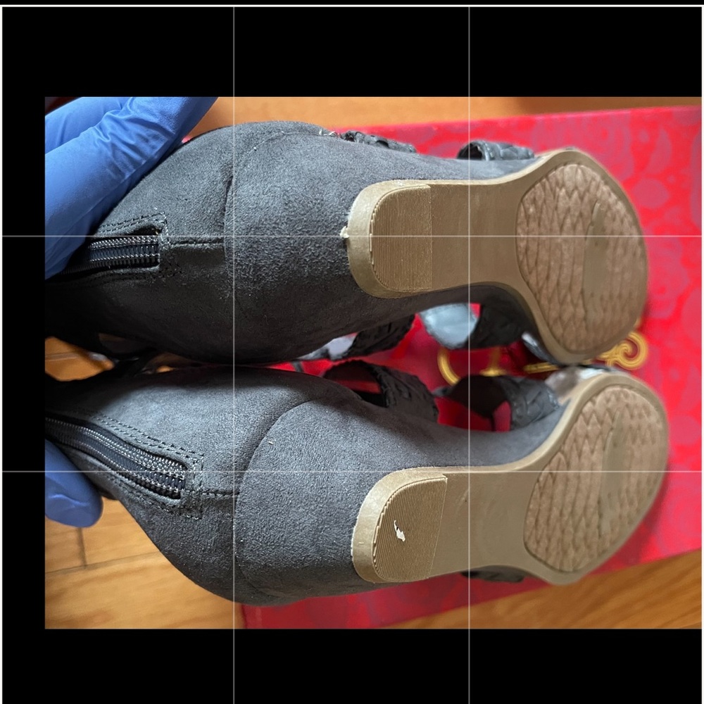 SANDALS - Picture 3 of 3